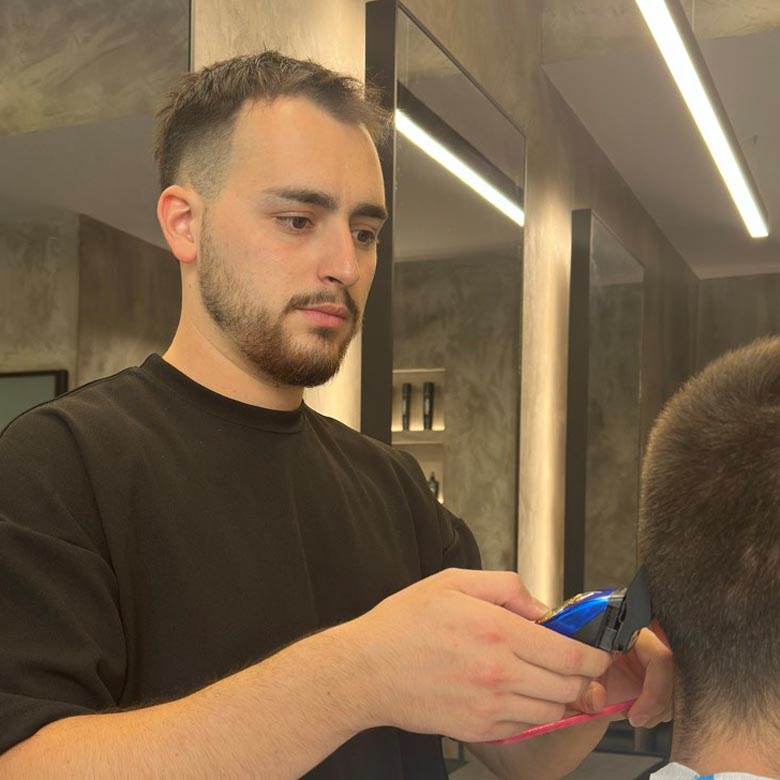 Karpouzas Hair Design | Ανδρικό κούρεμα